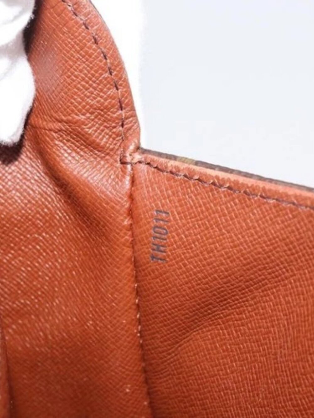 LOUIS VUITTON Monogram Saint Cloud GM Shoulder Bag M51242 LV Auth 176282 - Picture 11 of 16